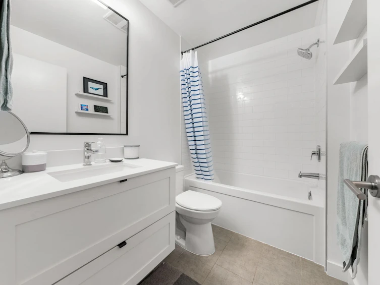 301-3205 Mountain Highway, North Vancouver, BC, V7K 0A3 - 26