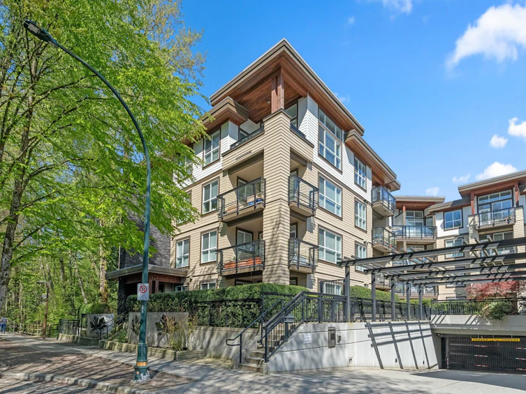 301-3205 Mountain Highway, North Vancouver, BC, V7K 0A3 - 33