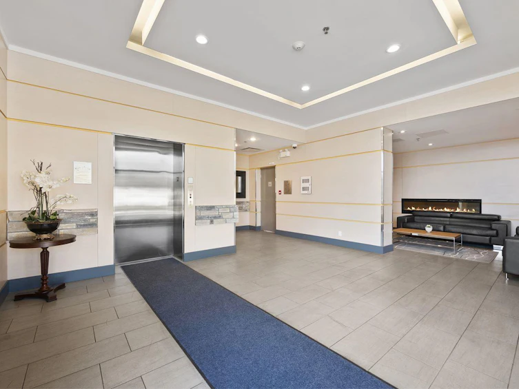 205-875 Gibsons Way, Gibsons, BC, V0N 1V7 - 19
