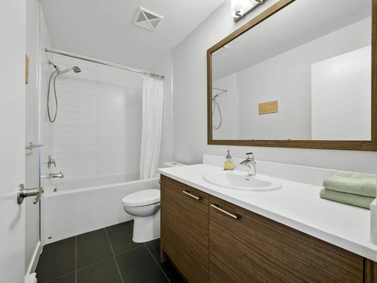 205-875 Gibsons Way, Gibsons, BC, V0N 1V7 - 12