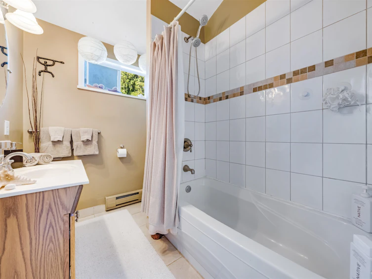 1140 W 20th Street, North Vancouver, BC, V7P 2B7 - 23