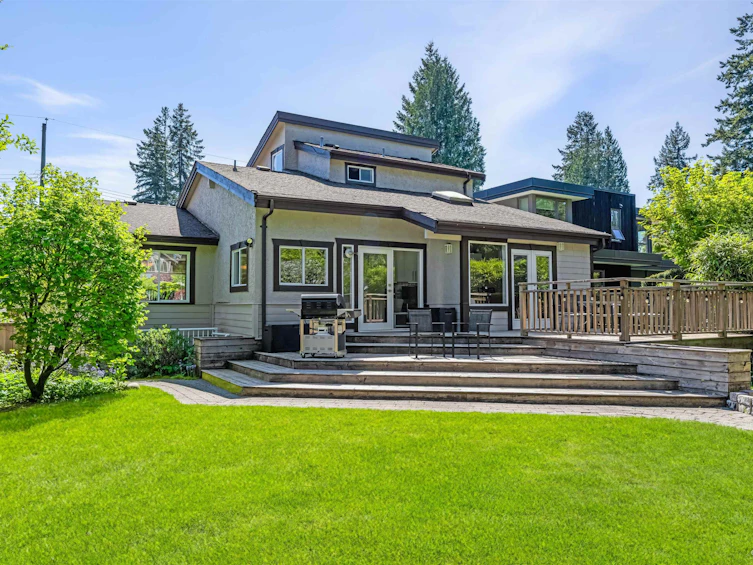 1140 W 20th Street, North Vancouver, BC, V7P 2B7 - 2