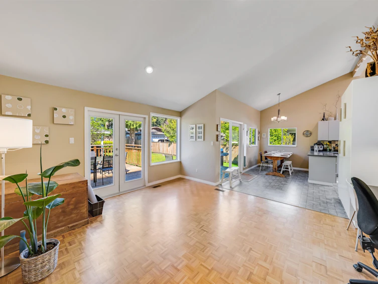 1140 W 20th Street, North Vancouver, BC, V7P 2B7 - 11