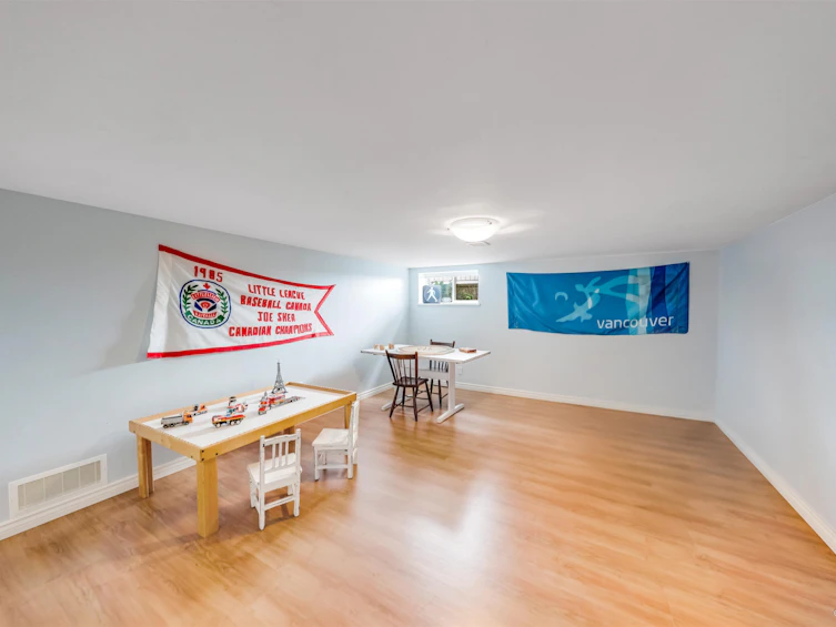 1140 W 20th Street, North Vancouver, BC, V7P 2B7 - 24