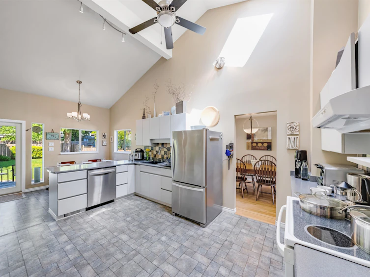 1140 W 20th Street, North Vancouver, BC, V7P 2B7 - 14