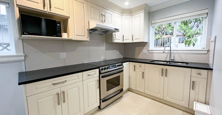 1400 East 61th Avenue, Vancouver, BC, V5P 2J4 - 4