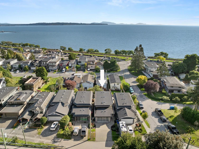 14712 Mcdonald Avenue, Surrey, BC, V4B 2C8