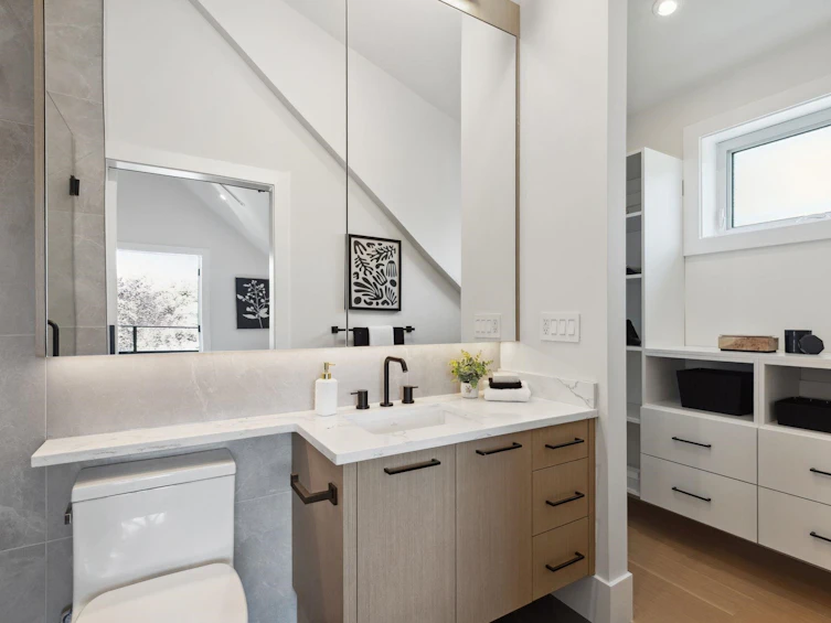 1-2244 E 11th Avenue, Vancouver, BC, V5N 1Z6 - 27