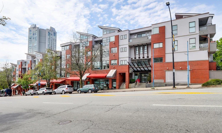 414-345 Lonsdale Avenue
