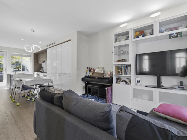 276 W 62nd Avenue, Vancouver, BC, V5X 0H1 - 3