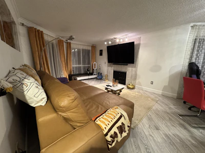 233-7451 Moffatt Road - 3