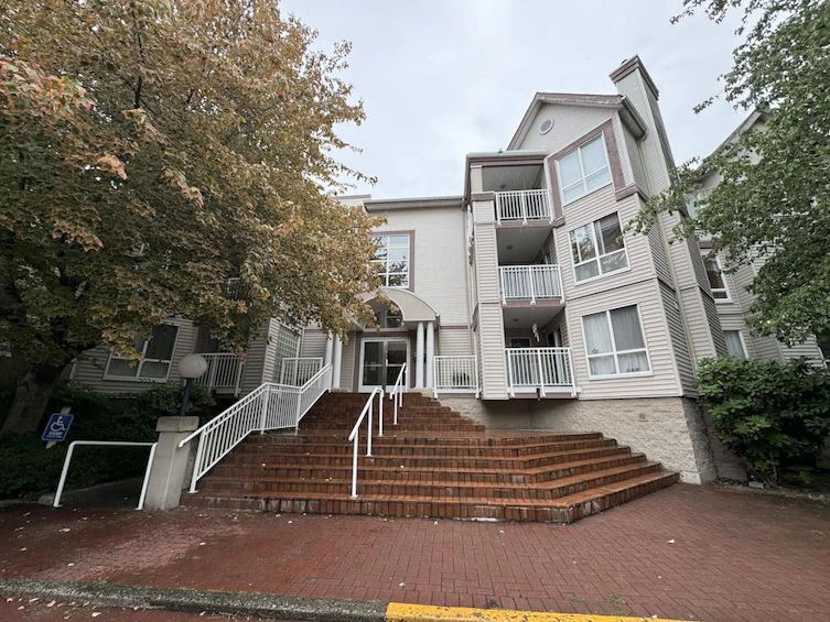233-7451 Moffatt Road, Richmond, BC, V6Y 3W3