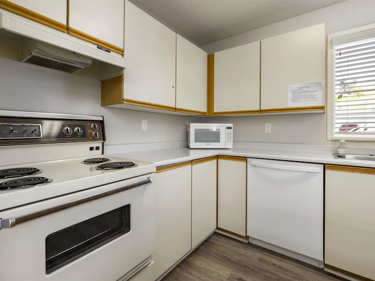241-7156 121 Street, Surrey, BC, V3W 0J6 - 34