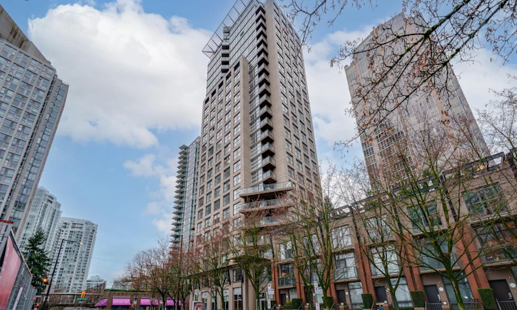 305-989 Beatty Street