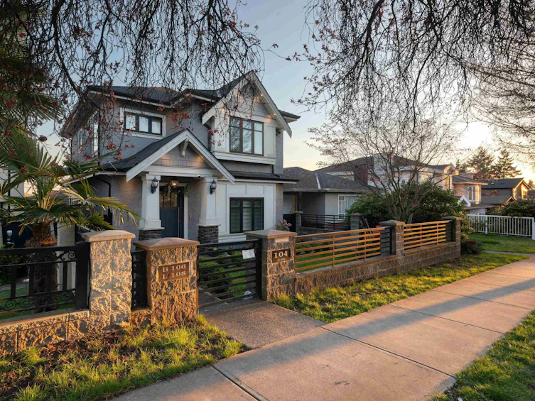 104 E 62 Avenue, Vancouver, BC, V5X 2E6
