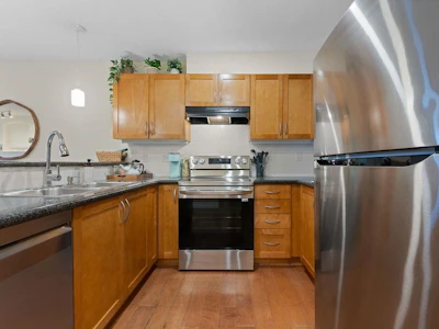 308-333 E 1st Street - 5