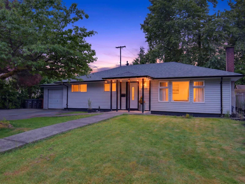 10871 Oriole Drive, Surrey BC V3R 5A4