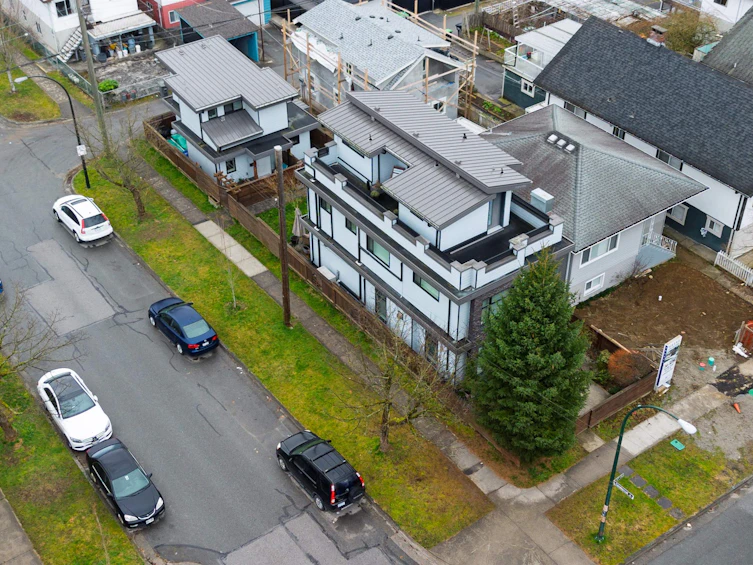 1805 E 37th Avenue, Vancouver, BC, V5P 1E9 - 31