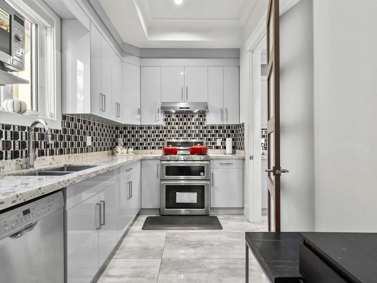 5111 Clinton Street, Burnaby, BC, V5J 2L5 - 8