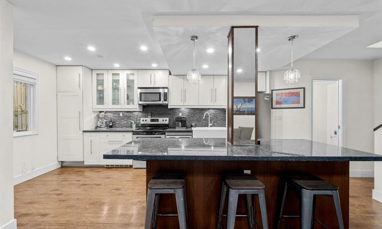 44-1240 Falcon Drive