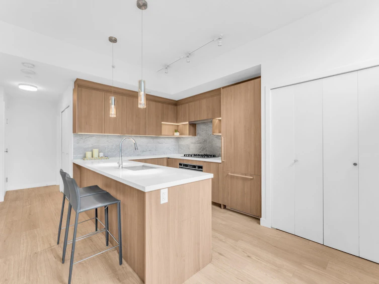 2-13720 100 Avenue, Surrey, BC, V3T 0L5 - 13