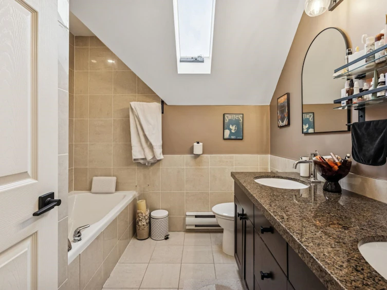2819 W 13th Avenue, Vancouver, BC, V6K 2T6 - 11