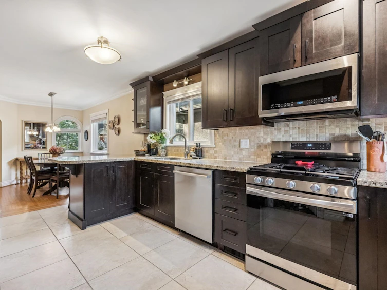2819 W 13th Avenue, Vancouver, BC, V6K 2T6 - 6