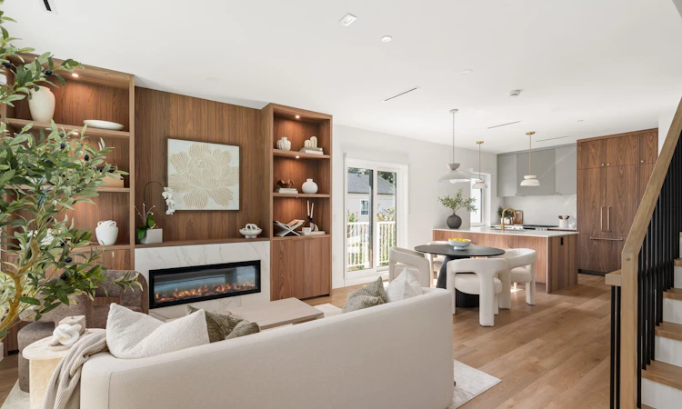 SL 4-2333 E 54th Avenue