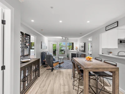 304-5556 14 Avenue - 2