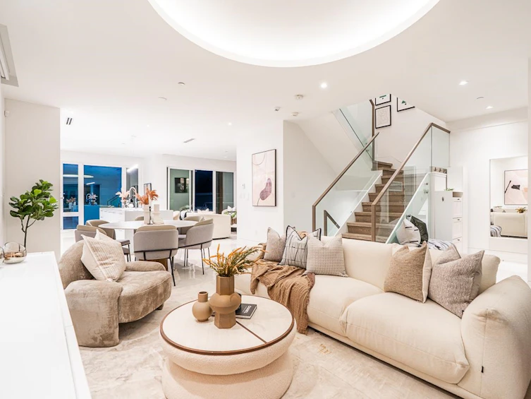 4691 W 9th Avenue, Vancouver, BC, V6R 2E3 - 4