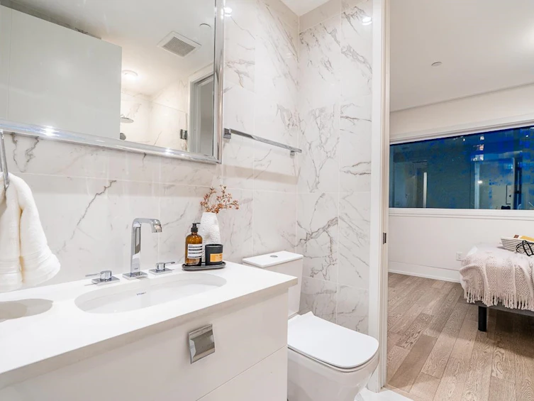 4691 W 9th Avenue, Vancouver, BC, V6R 2E3 - 25