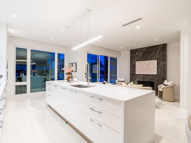 4691 W 9th Avenue, Vancouver, BC, V6R 2E3 - 10