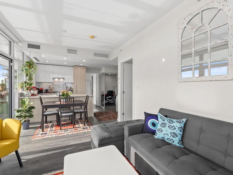 1105-5333 Goring Street, Burnaby, BC, V5B 0B6 - 8