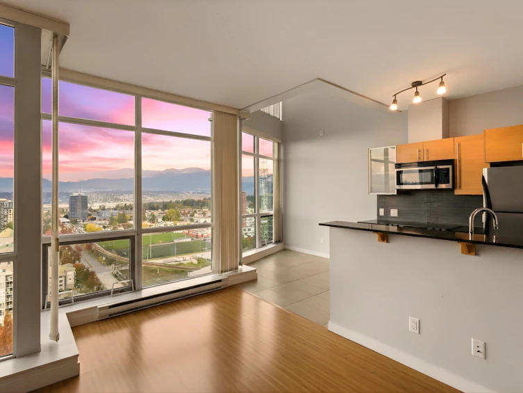 2209-13399 104 Avenue, Surrey, BC, V3T 0C9 - 3