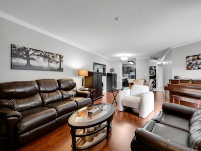 316-13733 74 Avenue - 4