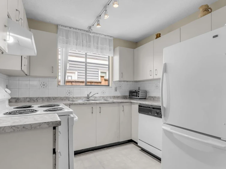 11902 Baker Place, Delta, BC, V4E 2V9 - 4
