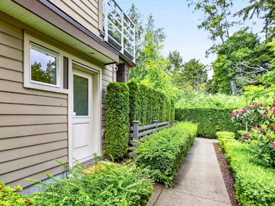 58-15405 31 Avenue - 3