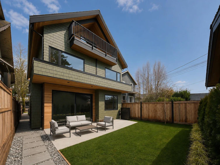 2-2755 W 11th Avenue, Vancouver, BC, V6K 2L8