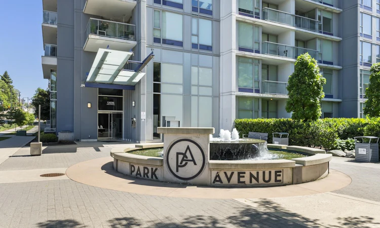 3908-13696 100 Avenue