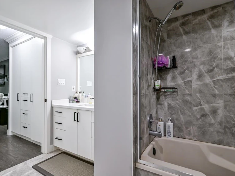 319-12101 80 Avenue, Surrey, BC, V3X 3G7 - 7