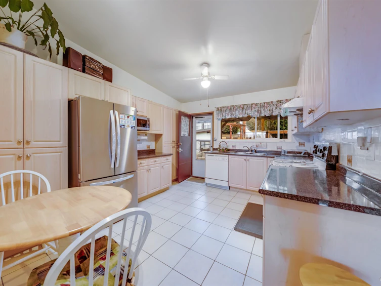 4646 Charlotte Court, Burnaby, BC, V5G 2R8 - 8