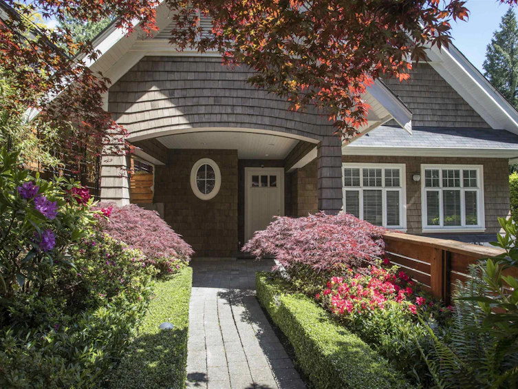6417 Pitt Street, West Vancouver, BC, V7W 2C1 - 2