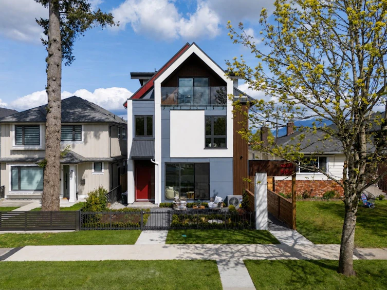 1-3141 E 19 Avenue, Vancouver, BC, V5M 2T2
