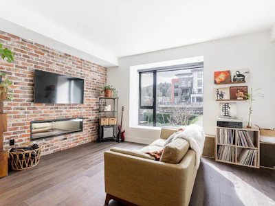 311-83 Moody Street - 2