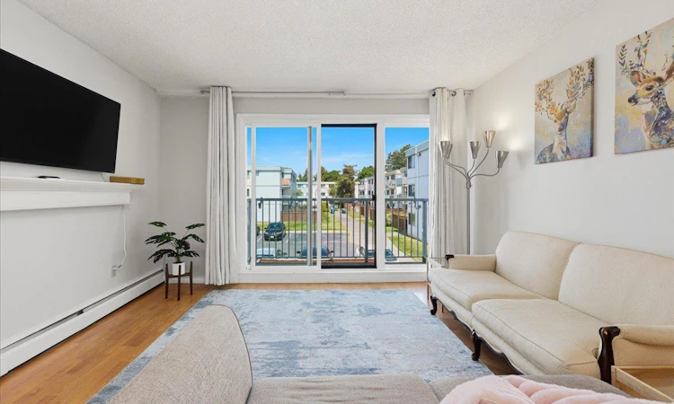 205-7240 Lindsay Road