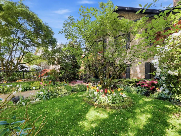 3253 W 24th Avenue, Vancouver, BC, V6L 1R8 - 3