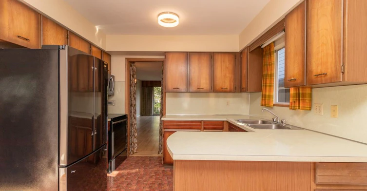 4608 W 15th Avenue, Vancouver, BC, V6R 3B6 - 4