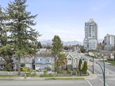 2296 E 33rd Avenue - 5