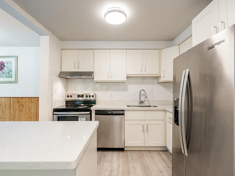 102-6105 Kingsway, Burnaby, BC, V5J 5C7 - 3