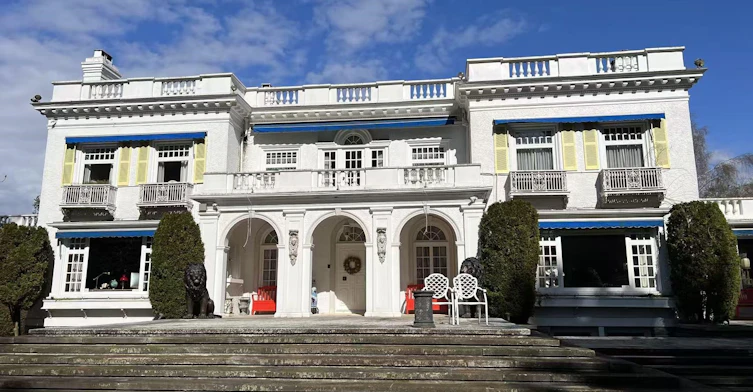 3380 The Crescent, Vancouver, BC, V6H 1T8 - 2